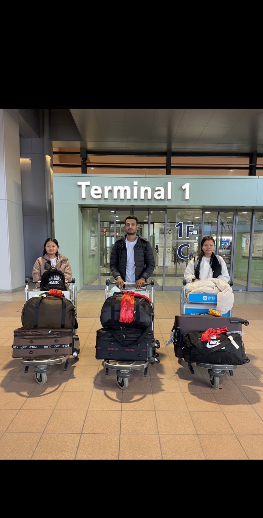 兵庫県の工業包装会社に配属予定の技能実習生3名がネパールから到着しました。}