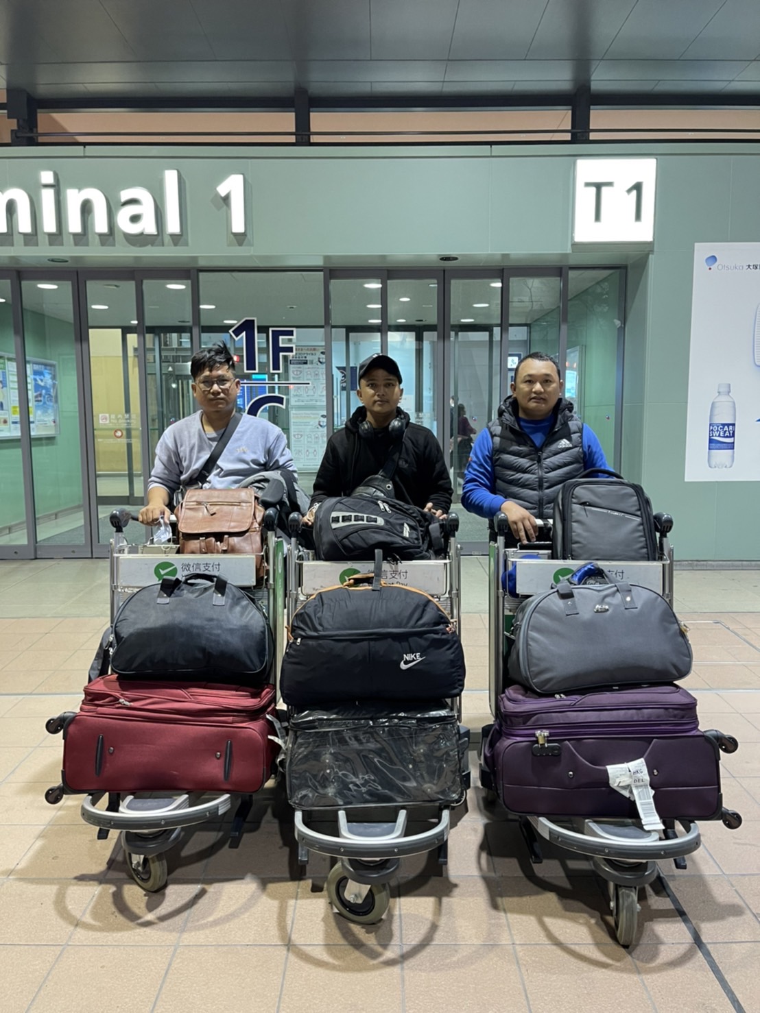 ネパール人技能実習生たちが新たに入国}